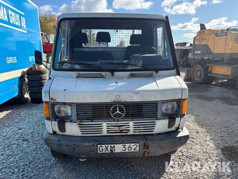 Mercedes 310 2