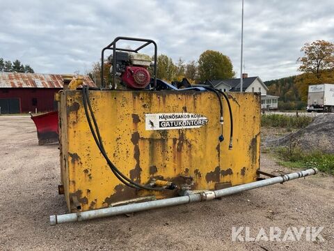 Sonstige Vattentank med spridarrör