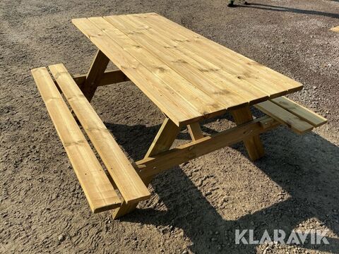 Bord med uppfällbar bänk 2