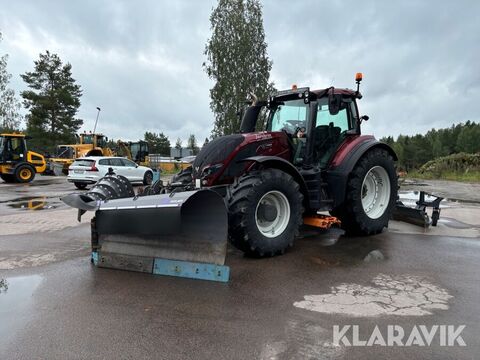 Valtra T214