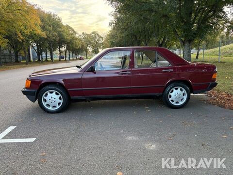 Mercedes 190 2