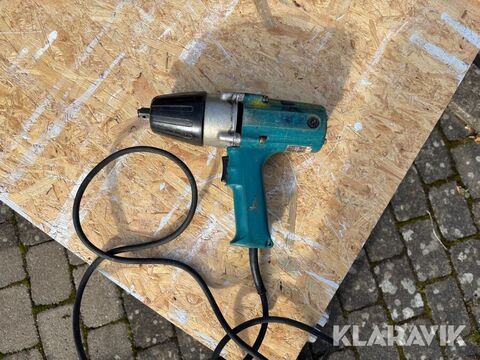 Makita 6905B