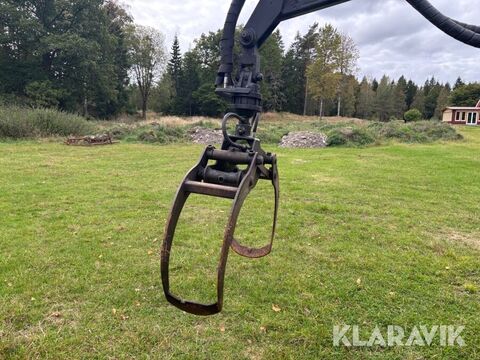Skogskran med grip rotator och stödben 2