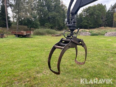 Skogskran med grip rotator och stödben 3