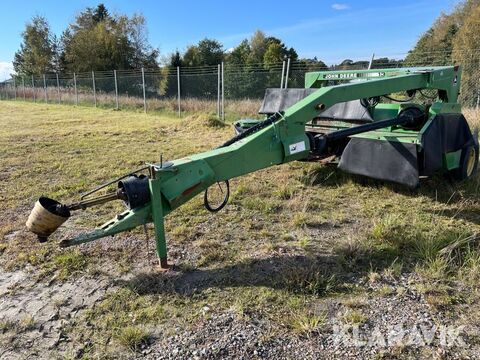 John Deere 1350
