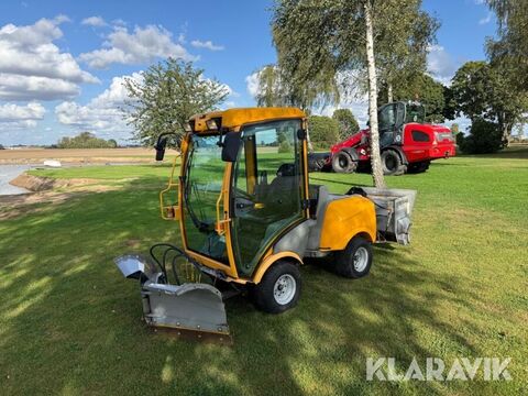 Sonstige Redskapsbärare Stiga Titan 32H 4 WD med redskap