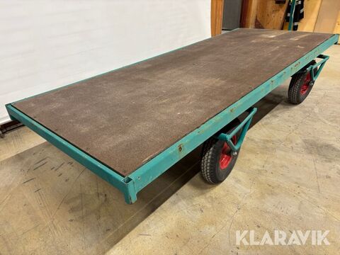 Materialvagn med 4hjulsstyrning 3