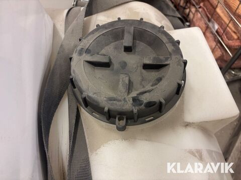 Vattentank med tillhörande pump Grundfos 2