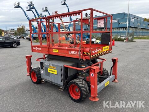 SJ6832RT 4x4 3