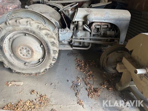 Sonstige Veterantraktor Massey Ferguson