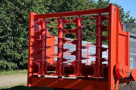 Miststreuer N250/4 HELIOS 3