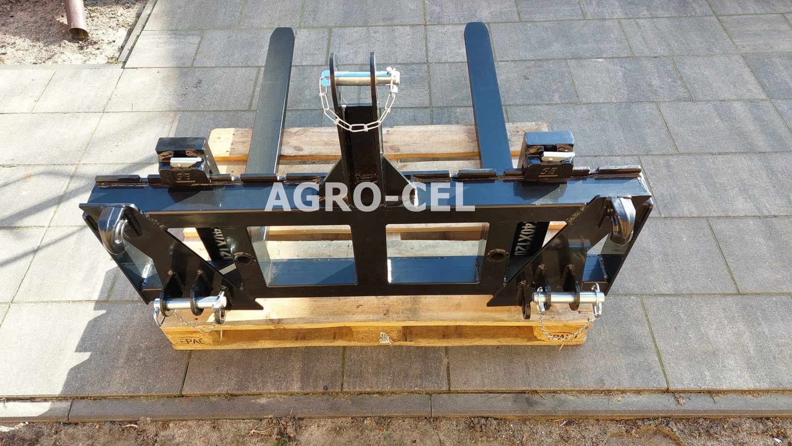 2-in-1- Palettengabel mit Euro- und Dreipunktauf 2