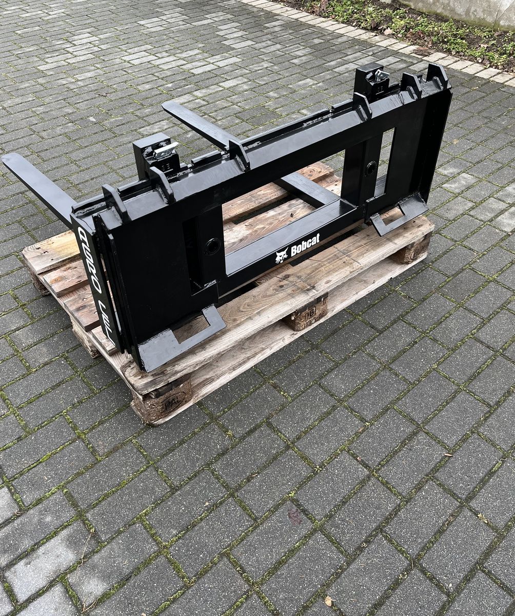 Palettengabel mit Bobcat-Aufnahme 1