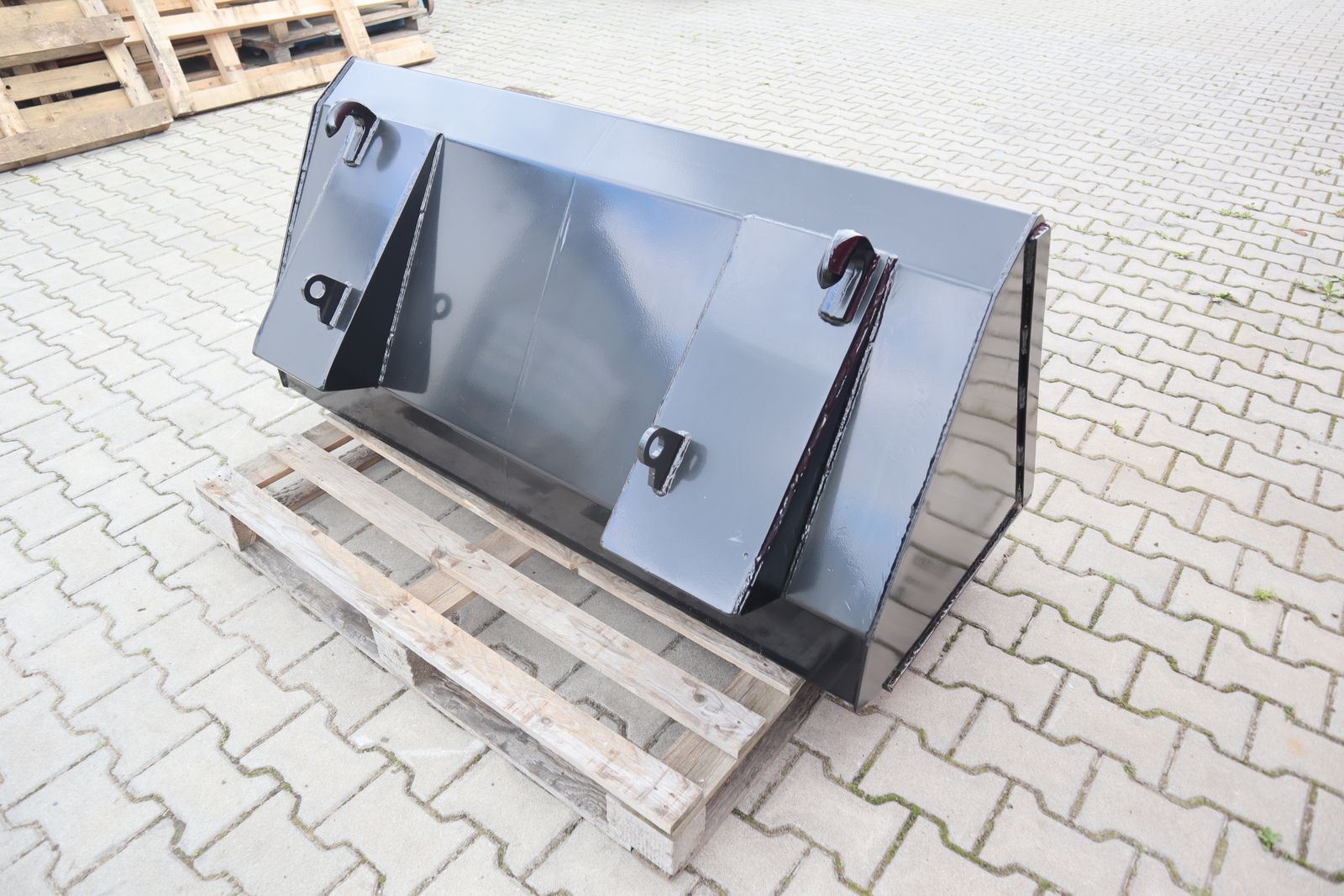 Frontladerschaufel mit Euroaufnahme 140cm 3