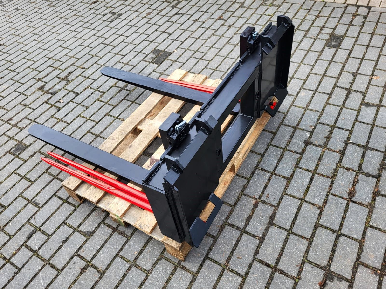 Palettengabel mit Bobcat-Aufnahme 1