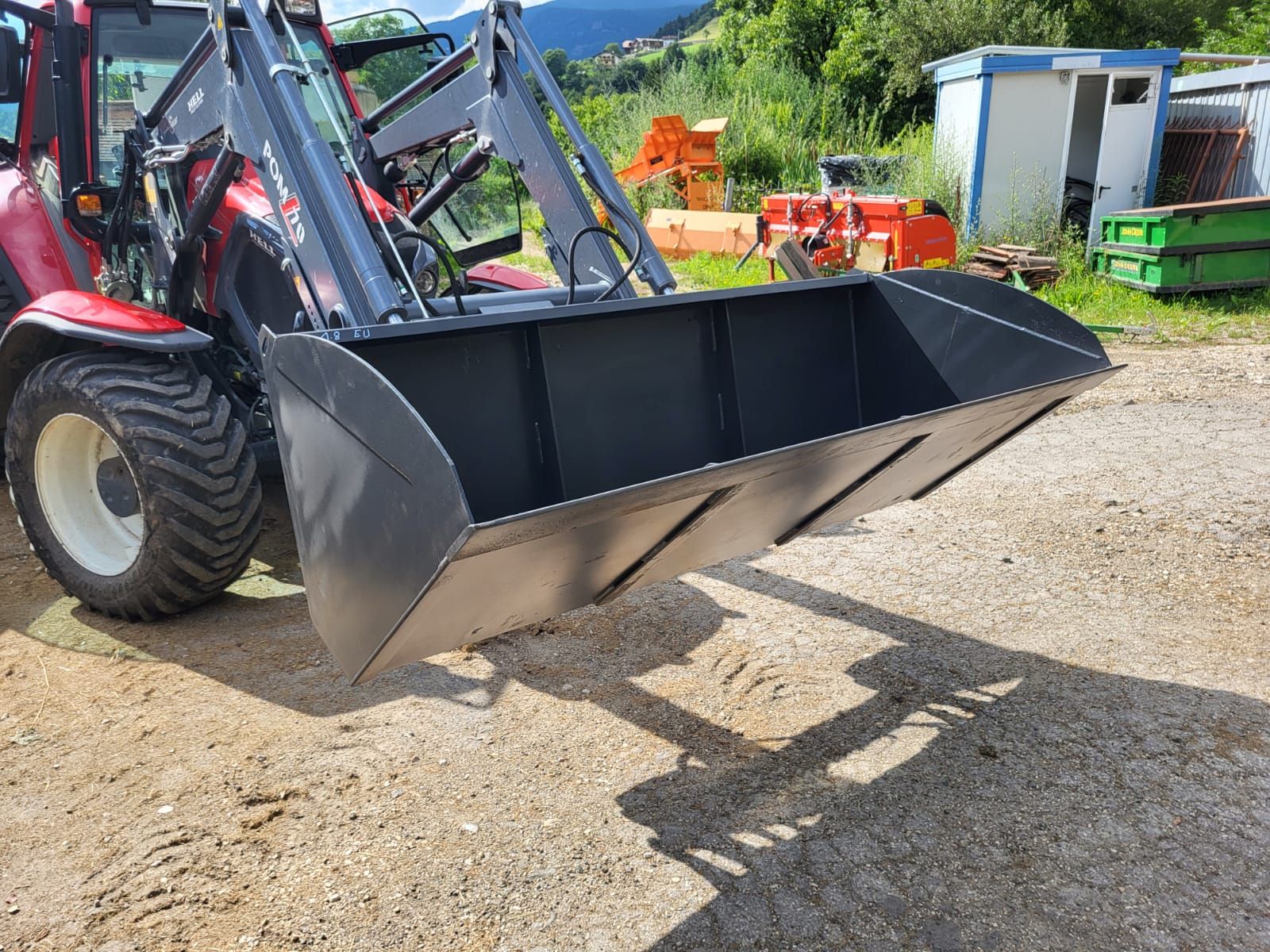 Frontladerschaufel mit Euroaufnahme  1