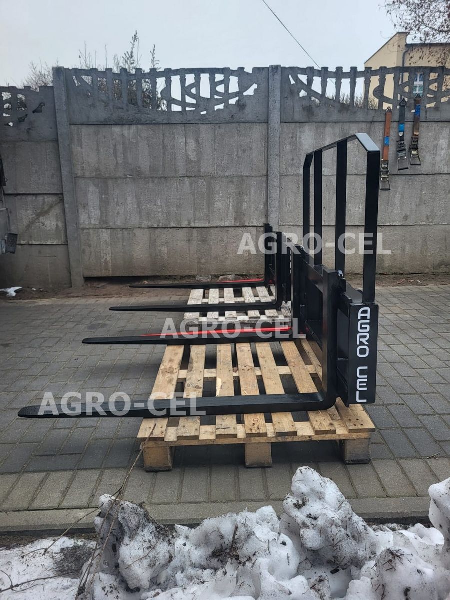 Palettengabel mit Avant MultiOne Aufnahme 3