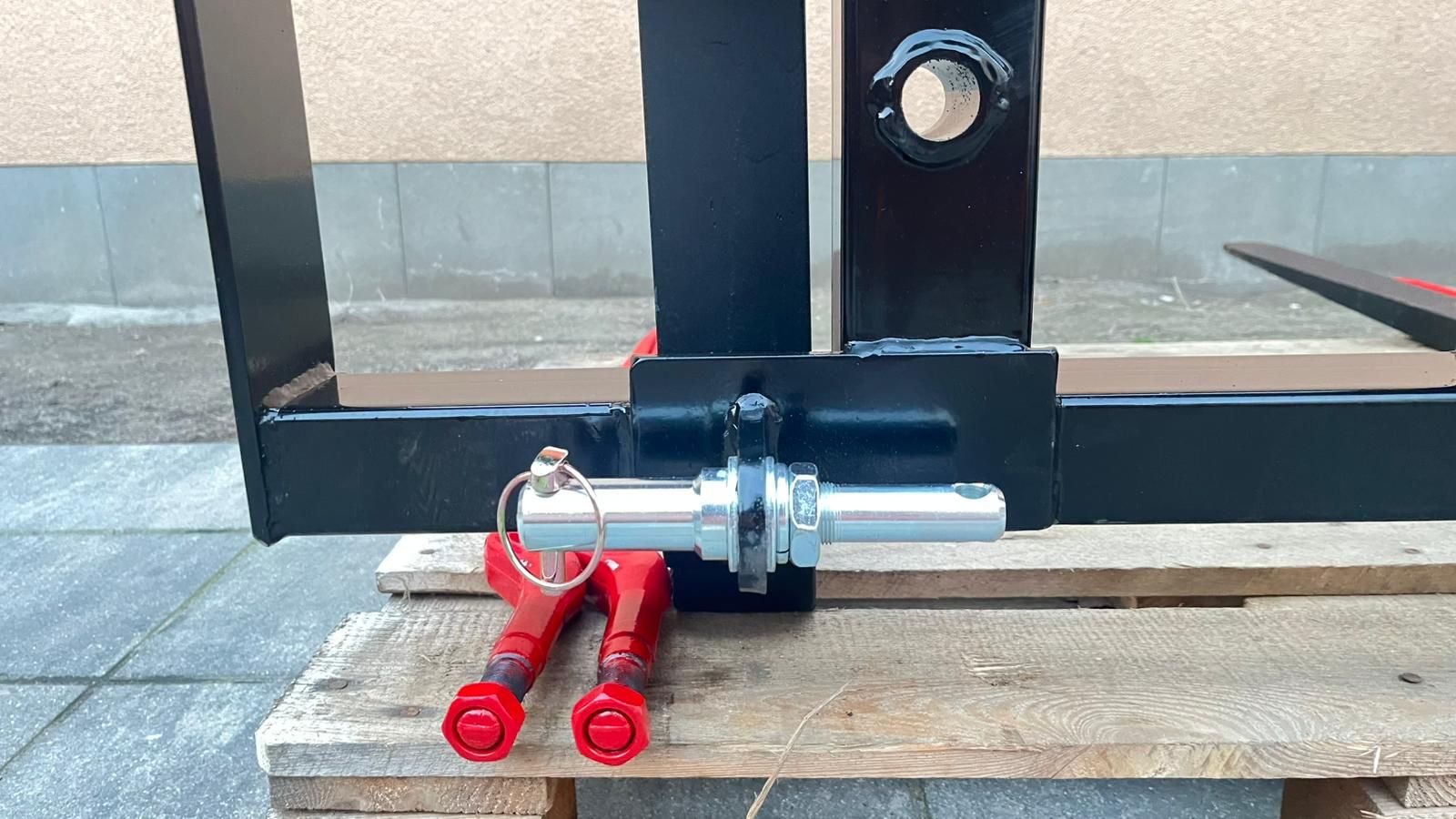 Palettengabel mit Dreipunktaufnahme. Inklusive B 3