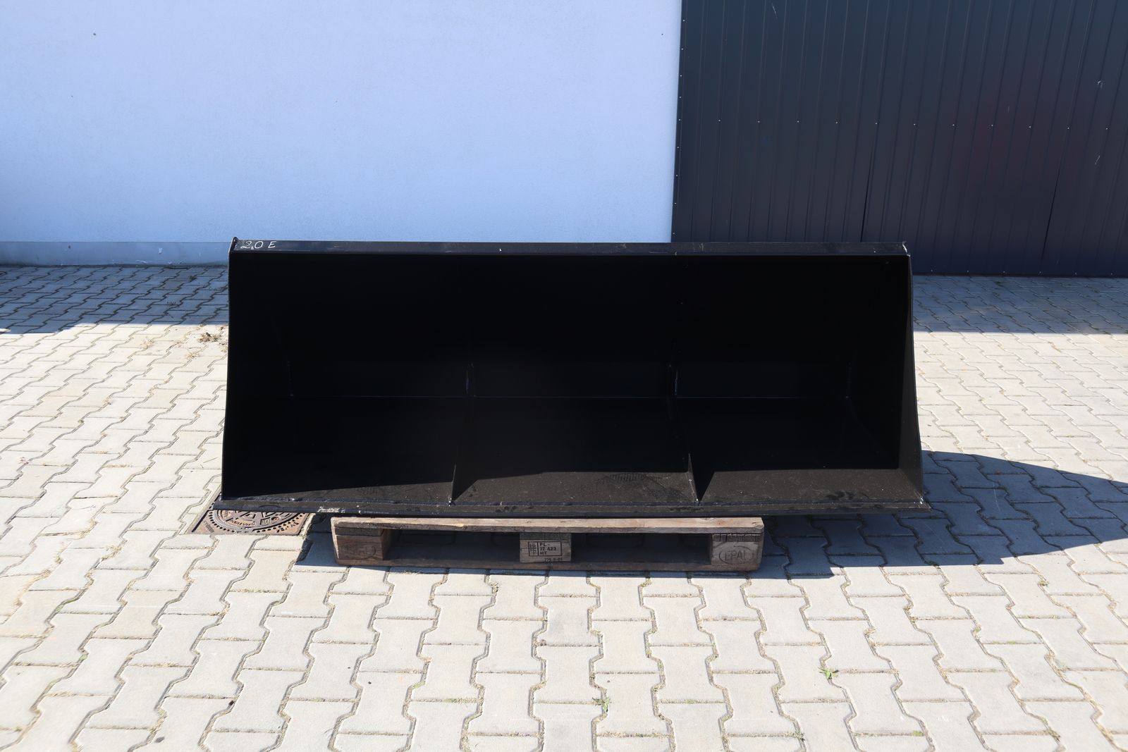 Frontladerschaufel mit Euroaufnahme 1