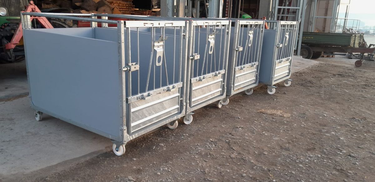 Schauer Fahrbare Kälberbox 2