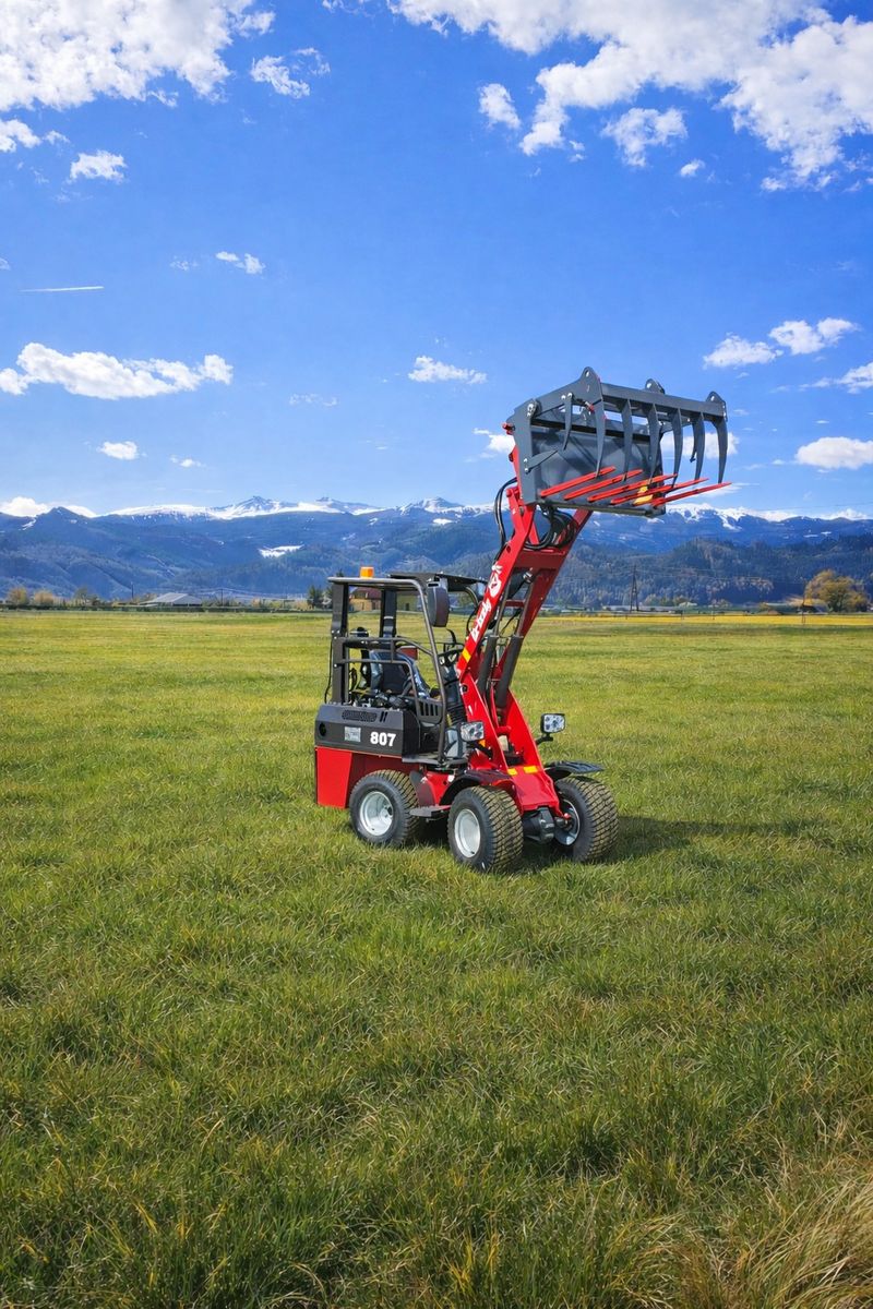 Grizzly 807 Hoflader 4WD NEU 2 Jahren mobile Garantie! 3