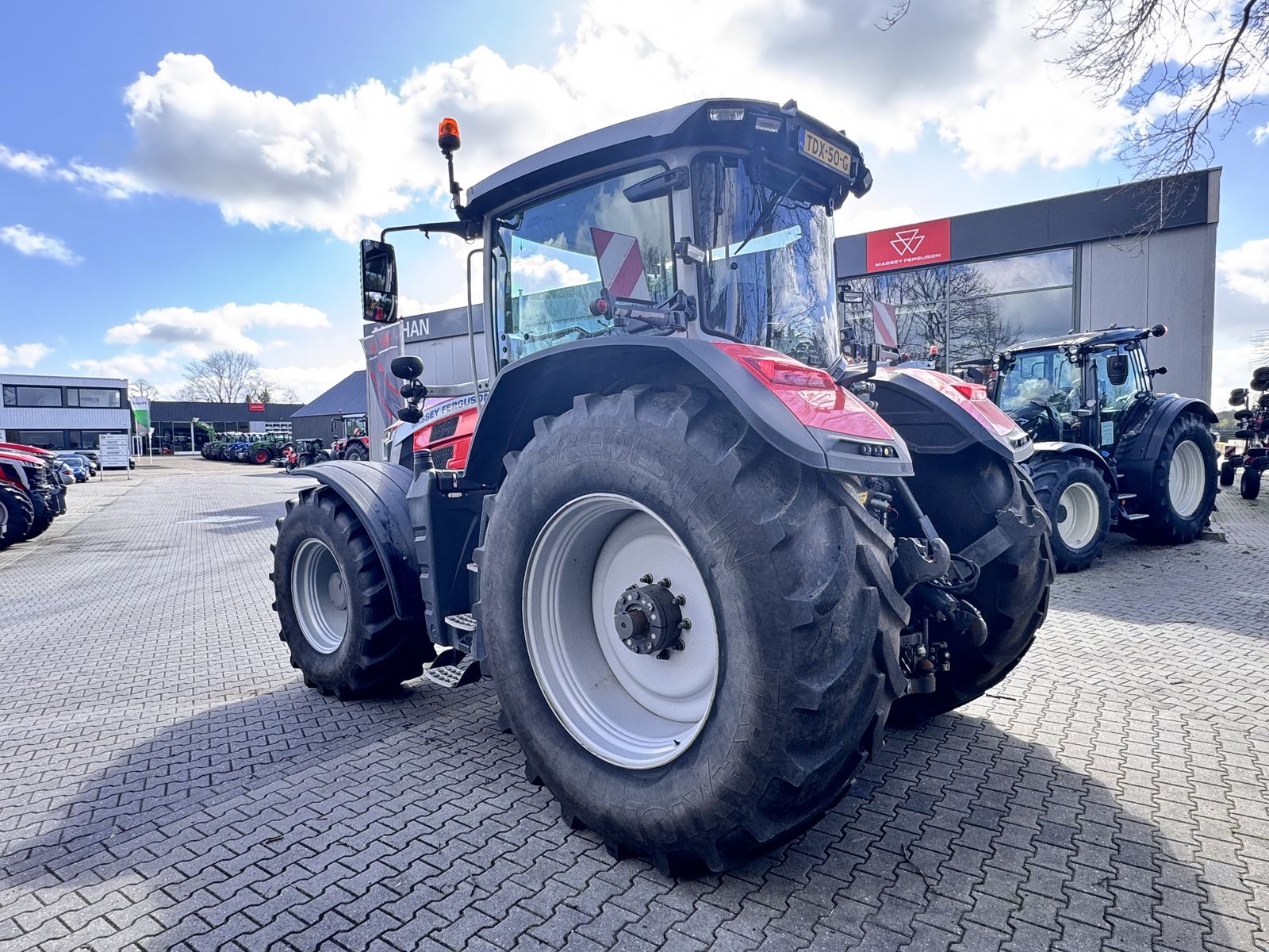 Massey Ferguson 8s.265 3