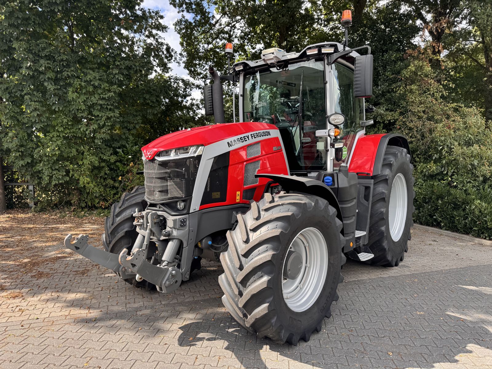 Massey Ferguson 8s.205 Dyna7 Exclusive 1