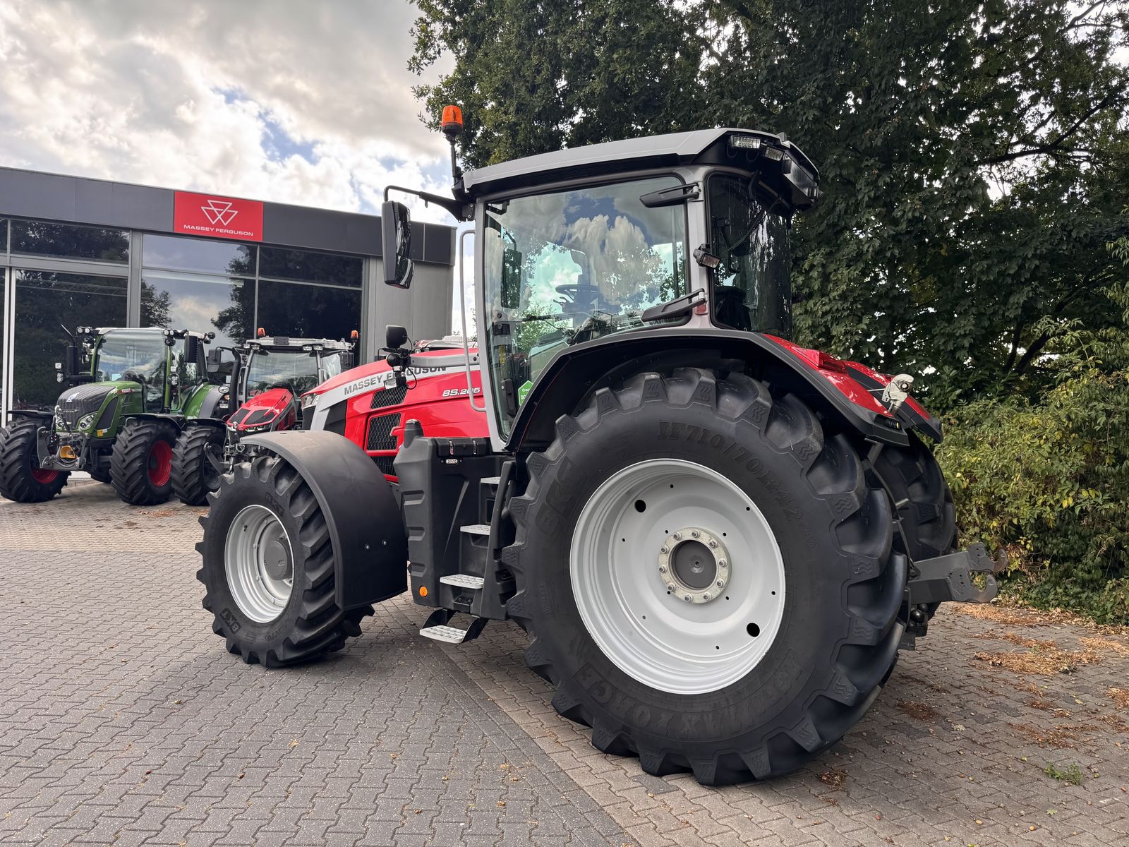 Massey Ferguson 8s.205 Dyna7 Exclusive 3