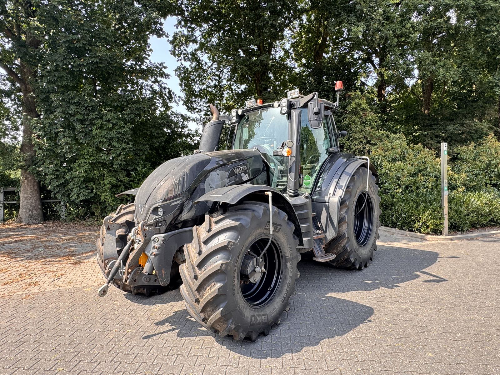 Valtra T214 Direct 1