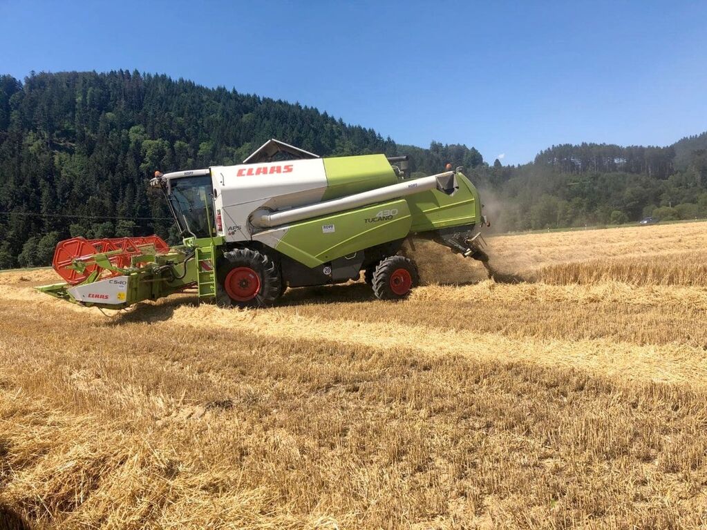 Claas Tucano 430, 851 eff. Std., klappbares Schneidwer 2