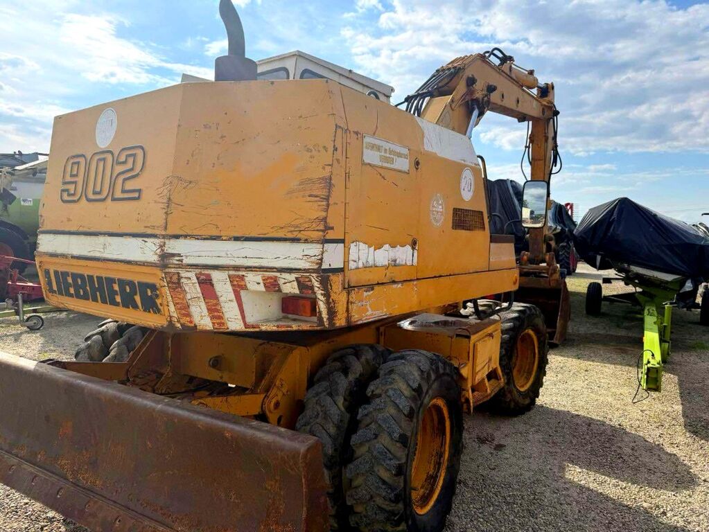 Liebherr Liebherr A 902 Mobilbagger Radbagger  2