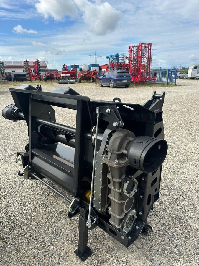 Olimac Claas / Olimac Adapter für Maisplücker und Schne 2