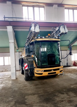 CHALLENGER Selbstfahrspritze Challanger Rogator 655B GPS