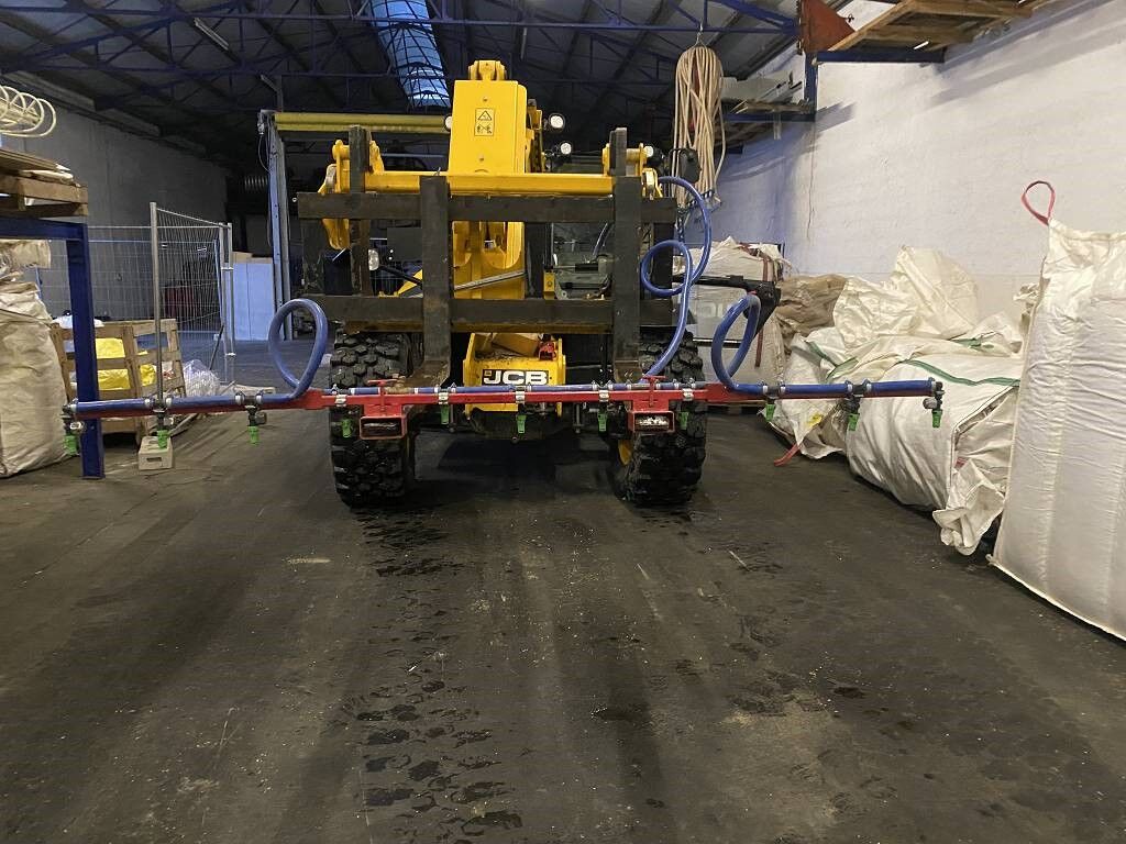 Sprühgestänge zum gleichmäßigen ausbringen 1