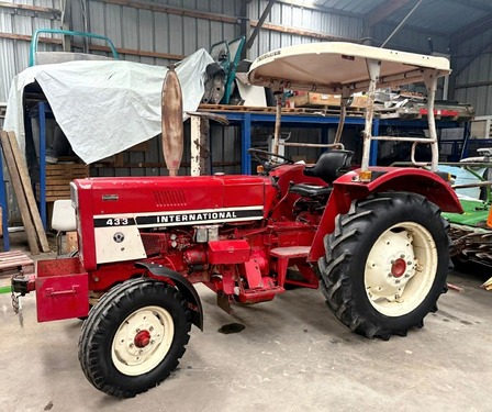 IHC 433 / 3053 original Std., Mähwerk, Erstbesit