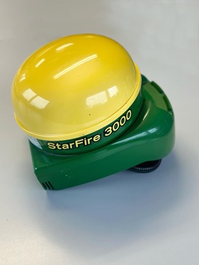 John Deere John Deere Starfire GPS & Claas GPS System RTK
