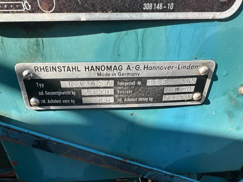 Hanomag R324S