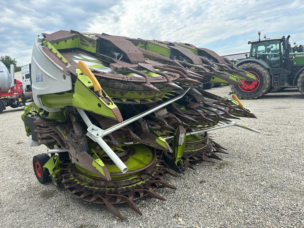 Claas Orbis 900 AC 3T mit integriertem Fahrwerk 1