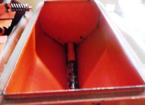 Becker 4x Düngertank mit je zwei Ausläufen 2