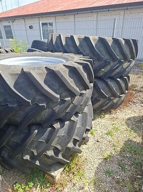 Case IH 650/65R38 und 540/65R28