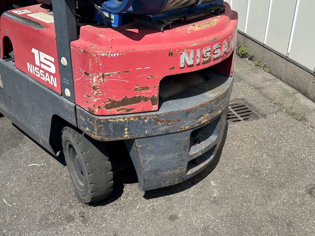 Nissan LPG-15-automat 3