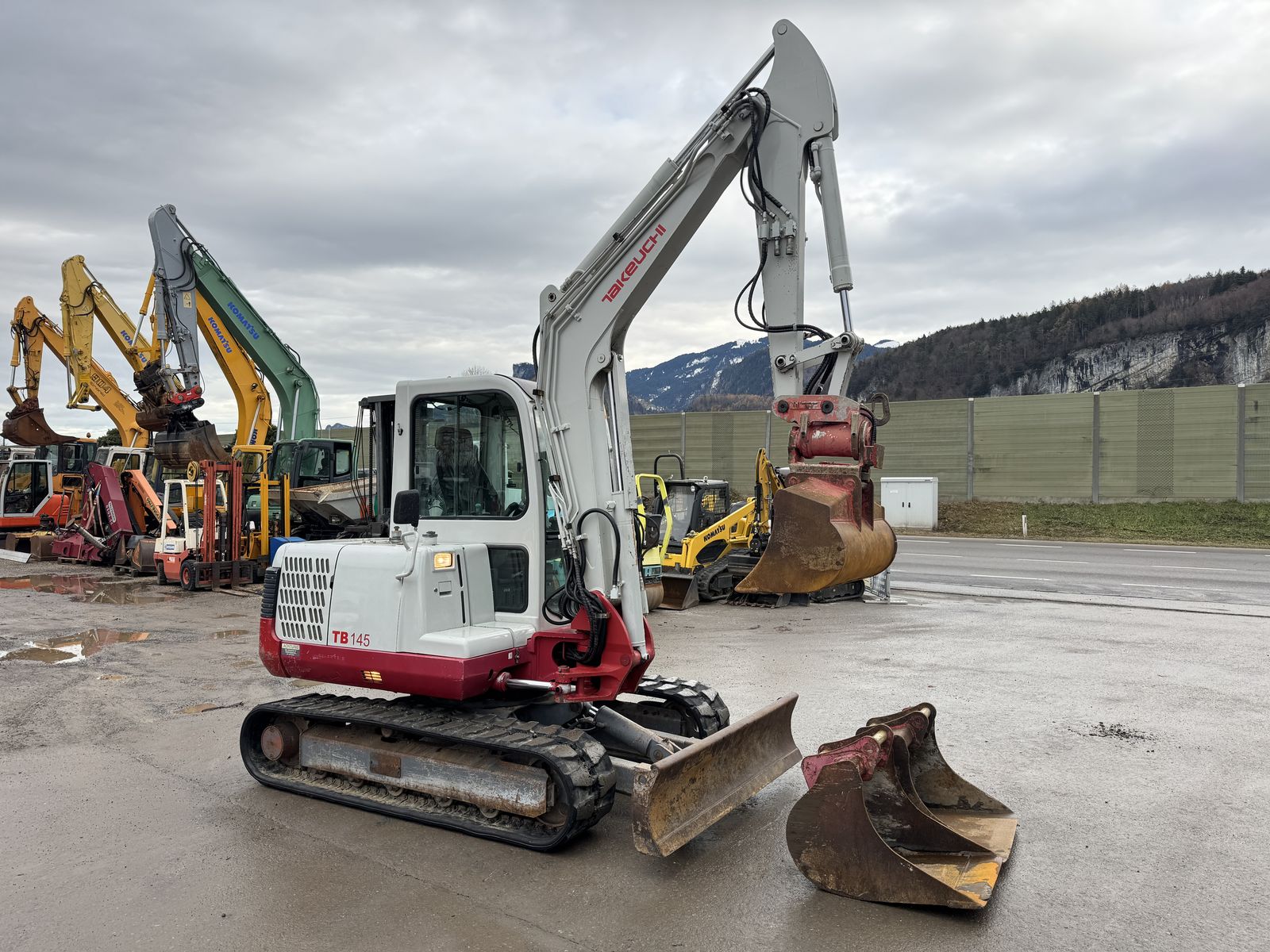 Takeuchi TB 145 Powrtilt 3xSchaufeln 4750 kg Top 2