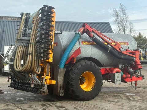 Schuitemaker Robusta 116 + Veenhuis euroject 7.60 Bemestertan 2