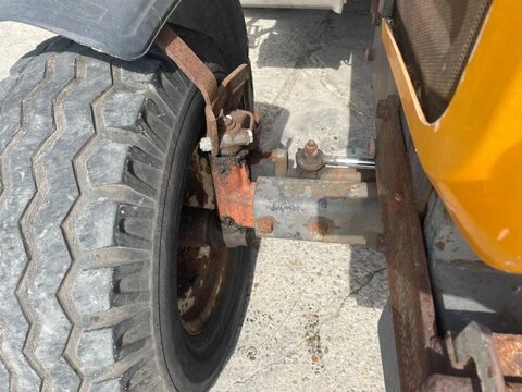Renault 65-32 Traktor