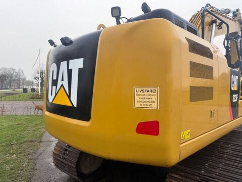 Caterpillar 323 FL rupskraan excavator 3