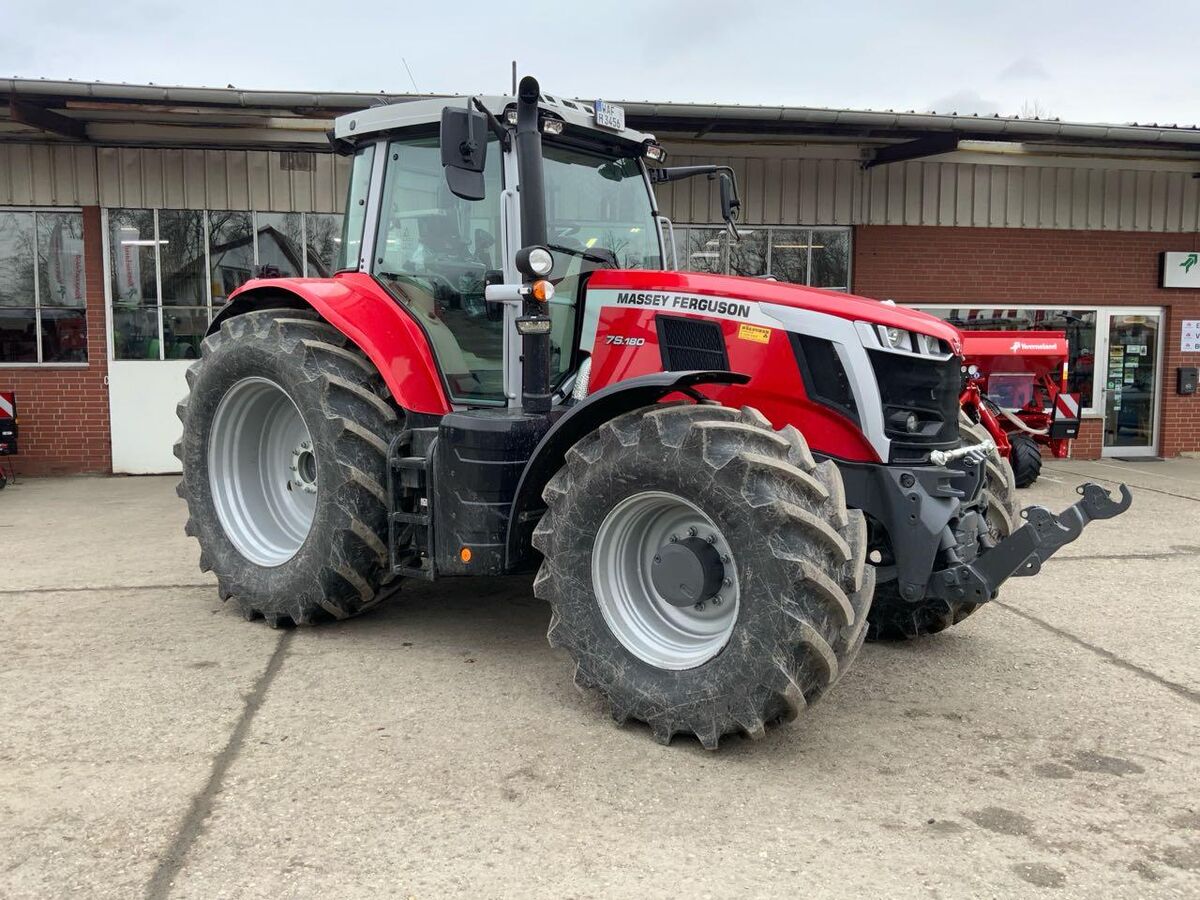 Massey Ferguson MF 7S.180 DYNA-VT 2