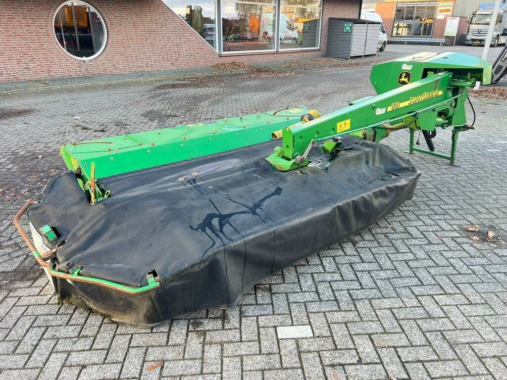 John Deere 331 maaier 1