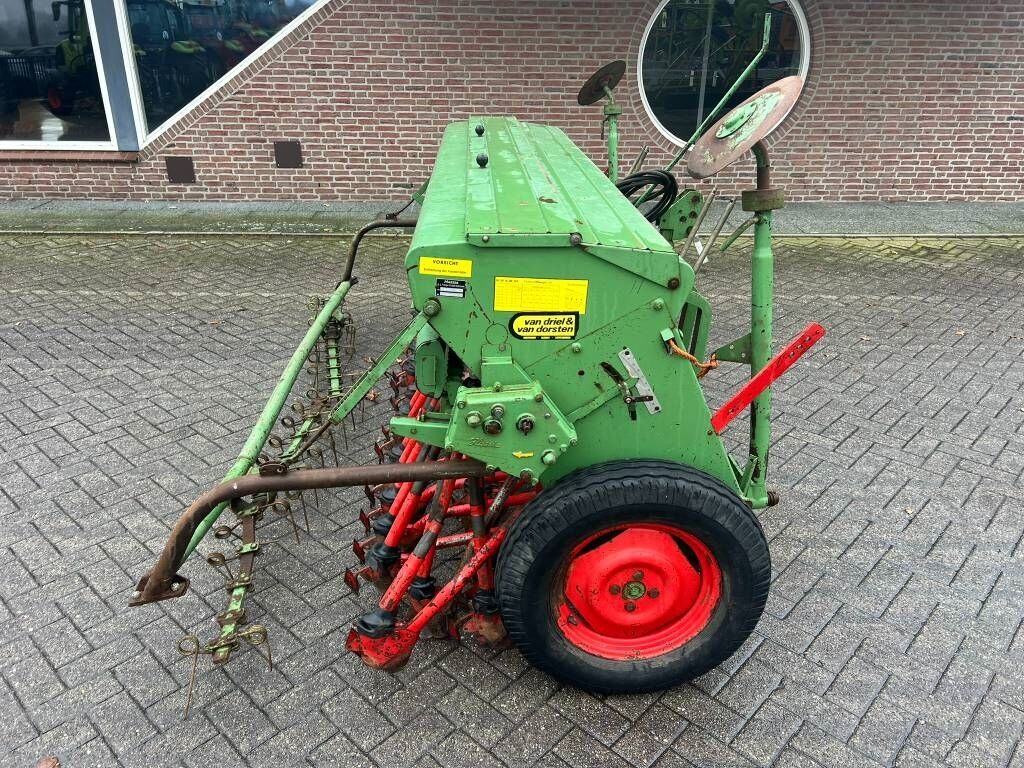 Hassia DU 100 300/36 zaaimachine 2