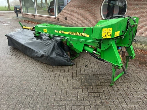 John Deere 331 Mäher