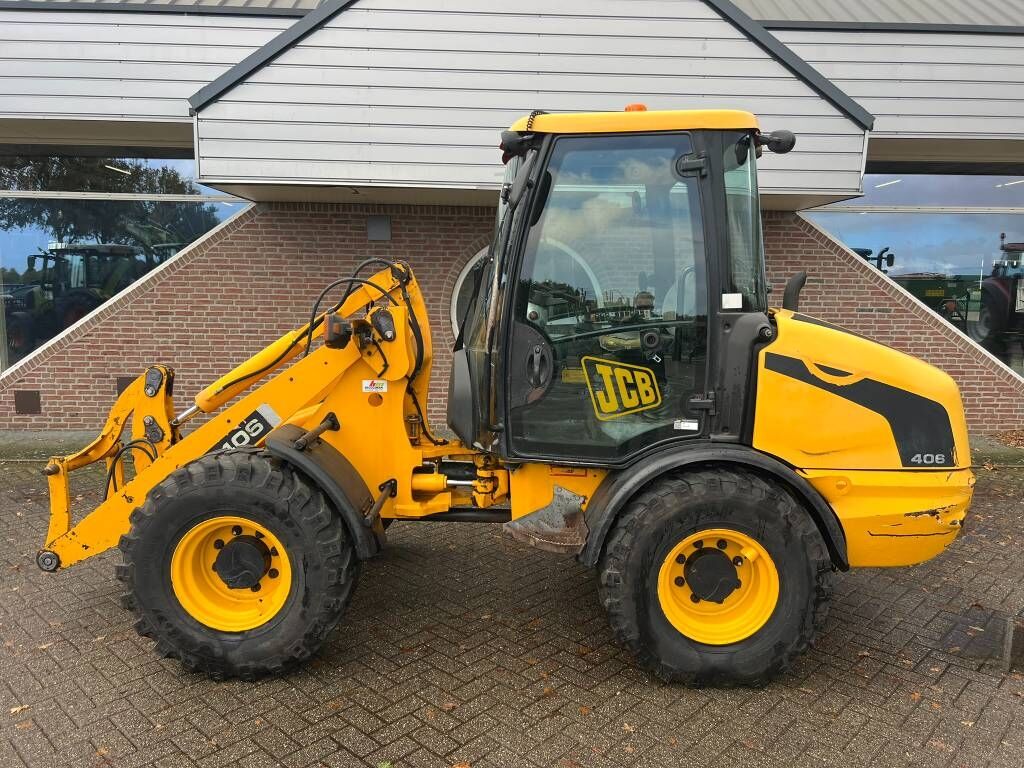JCB 406 shovel 1